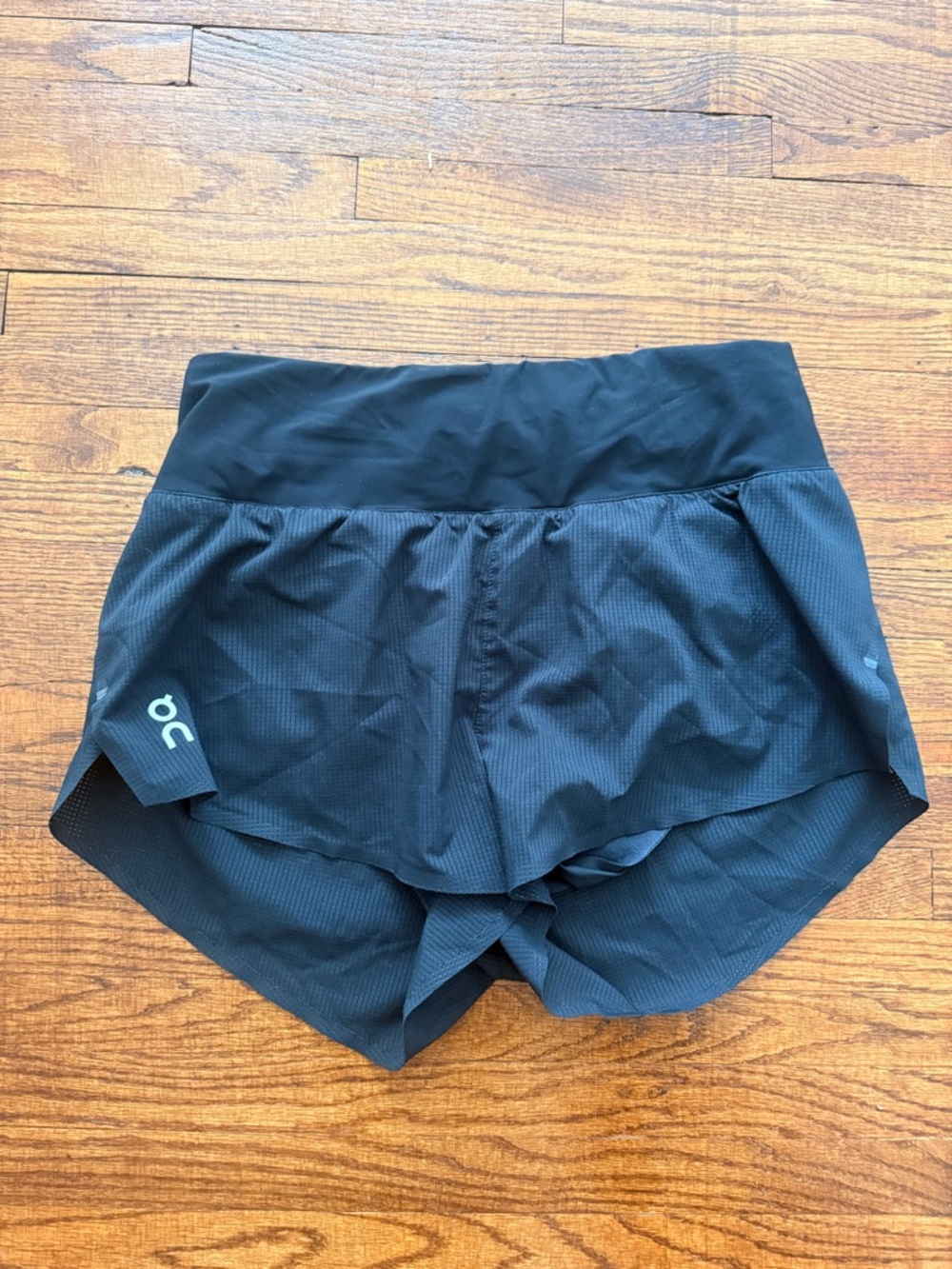 EUC  On Running Women's Black Race Shorts, size small